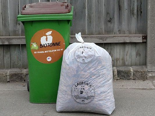 So sieht der Laubsack aus, der künftig die Biotonnen entlasten soll So sieht der Laubsack aus, der künftig die Biotonnen entlasten soll