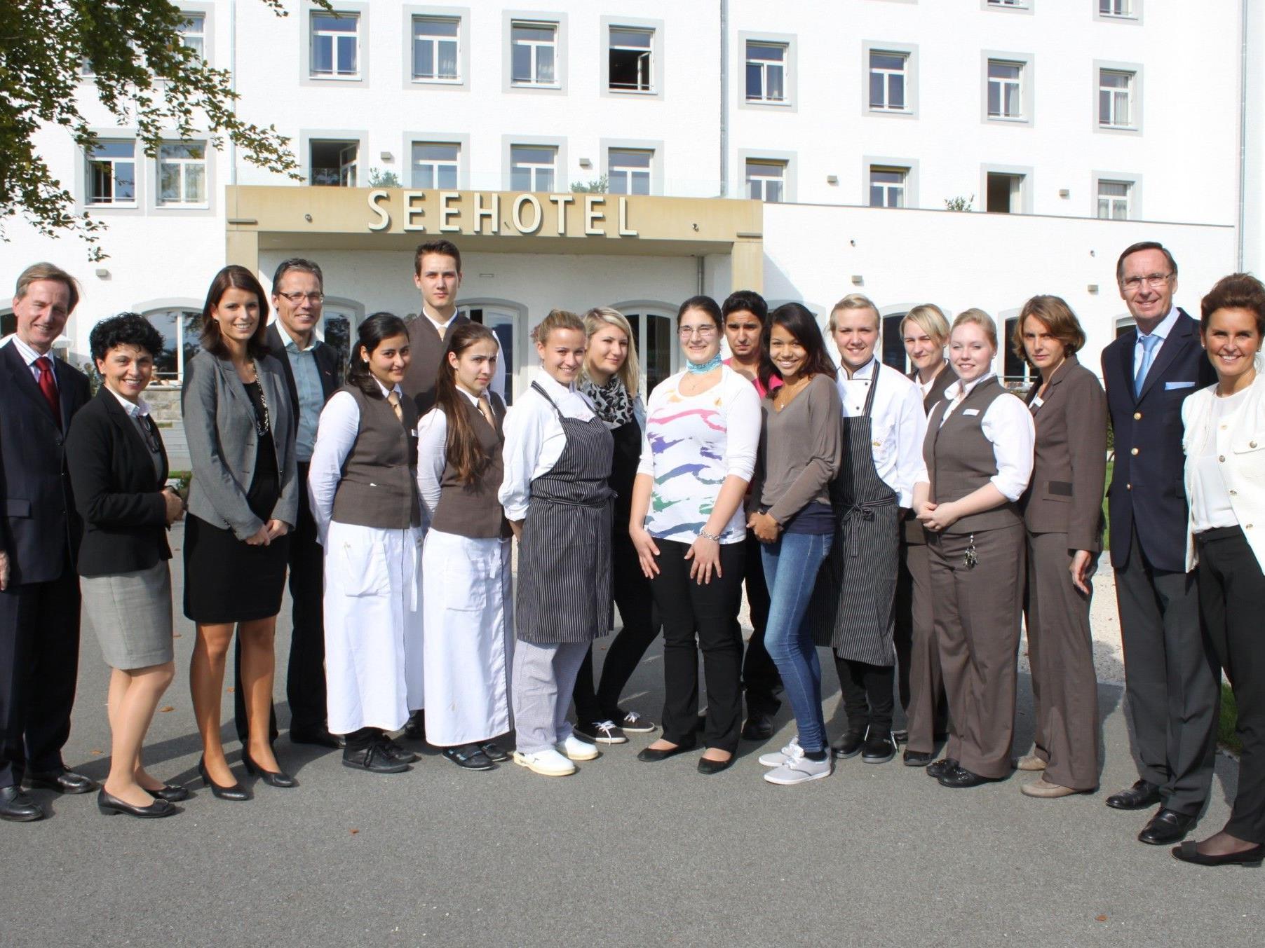 Das Seehotel Am Kaiserstrand präsentiert seine Lehrlinge in vier verschiedenen Berufen der Tourismusbranche.