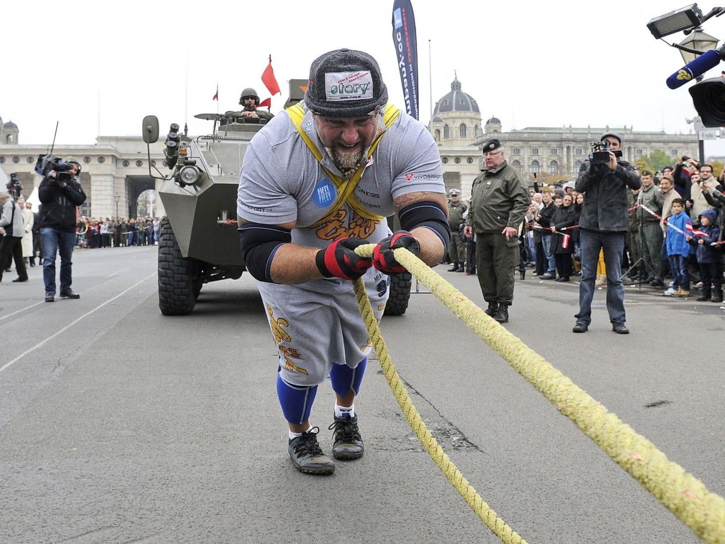 Der Weltrekordversuch von Strongman Franz Müllner in Wien war ein voller Erfolg.
