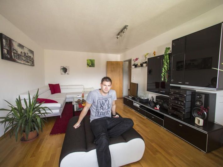In seinem neuen Zuhause hat sich Alex sehr schnell eingelebt In seinem neuen Zuhause hat sich Alex sehr schnell eingelebt
