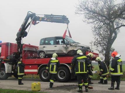 Am Mittwoch wurde eine Lenkerin bei einem Unfall im Bezirk Neunkirchen verletzt.