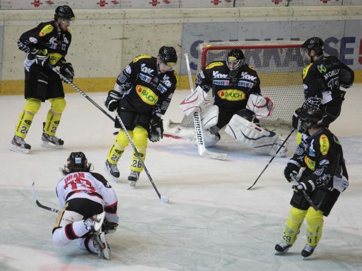 EC Dornbirn trifft auf den KAC und hofft auf einen Punktgewinn vor dem heimischen Publikum. EC Dornbirn trifft auf den KAC und hofft auf einen Punktgewinn vor dem heimischen Publikum.