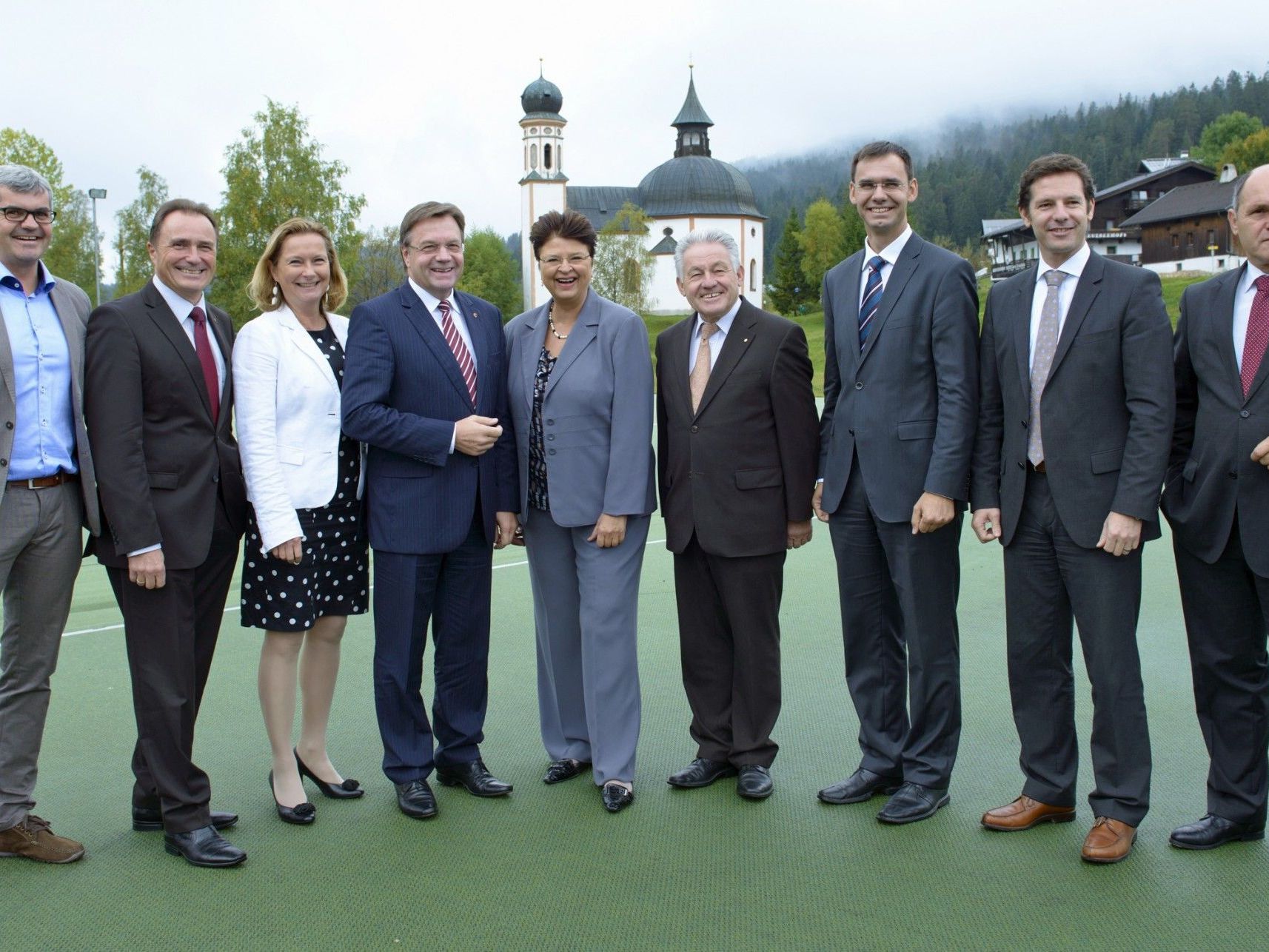 v.l. Bgm Werner Frießer (Seefeld), LR Helmut Bieler (Burgenland), LHStvin Bettina Vollath (Steiermark), LH Günther Platter, Vize-Bgmin Renate Brauner (Wien), LH Josef Pühringer (Oberösterreich), LH Markus Wallner (Vorarlberg), LHStv David Brenner (Salzburg) und LHStv, Wolfgang Sobotka (Niederösterreich) v.l. Bgm Werner Frießer (Seefeld), LR Helmut Bieler (Burgenland), LHStvin Bettina Vollath (Steiermark), LH Günther Platter, Vize-Bgmin Renate Brauner (Wien), LH Josef Pühringer (Oberösterreich), LH Markus Wallner (Vorarlberg), LHStv David Brenner (Salzburg) und LHStv, Wolfgang Sobotka (Niederösterreich)