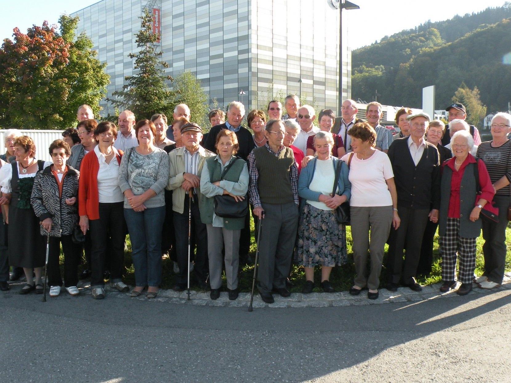 Die Senioren aus Fontanella beim Besuch im Vorarlberger Medienhaus.