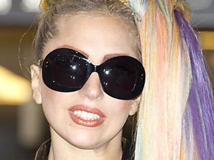 Lady Gaga im Liebsglück mit Taylor Kinney. Lady Gaga im Liebsglück mit Taylor Kinney.