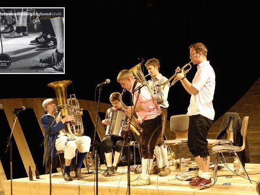 "Grüsele live": HMBC bringt erstes Live-Album auf den Markt. "Grüsele live": HMBC bringt erstes Live-Album auf den Markt.