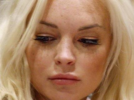 Lindsay Lohans Vater möchte seine Tochter unter Vormundschaft stellen lassen. Lindsay Lohans Vater möchte seine Tochter unter Vormundschaft stellen lassen.