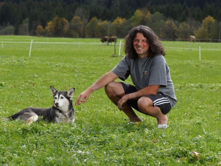 Gianluca Ratta und seine treue Wegbegleiterin Shira gibt es nur im Doppelpack Gianluca Ratta und seine treue Wegbegleiterin Shira gibt es nur im Doppelpack