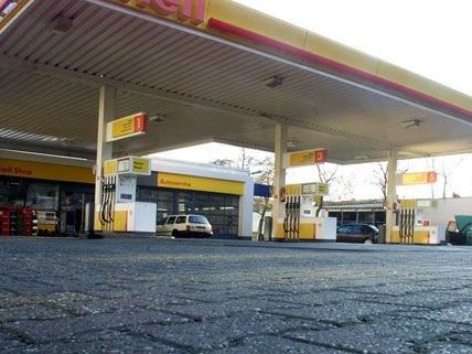 In Niederösterreich wurden zwei Tankstellen in einer Nacht überfallen In Niederösterreich wurden zwei Tankstellen in einer Nacht überfallen