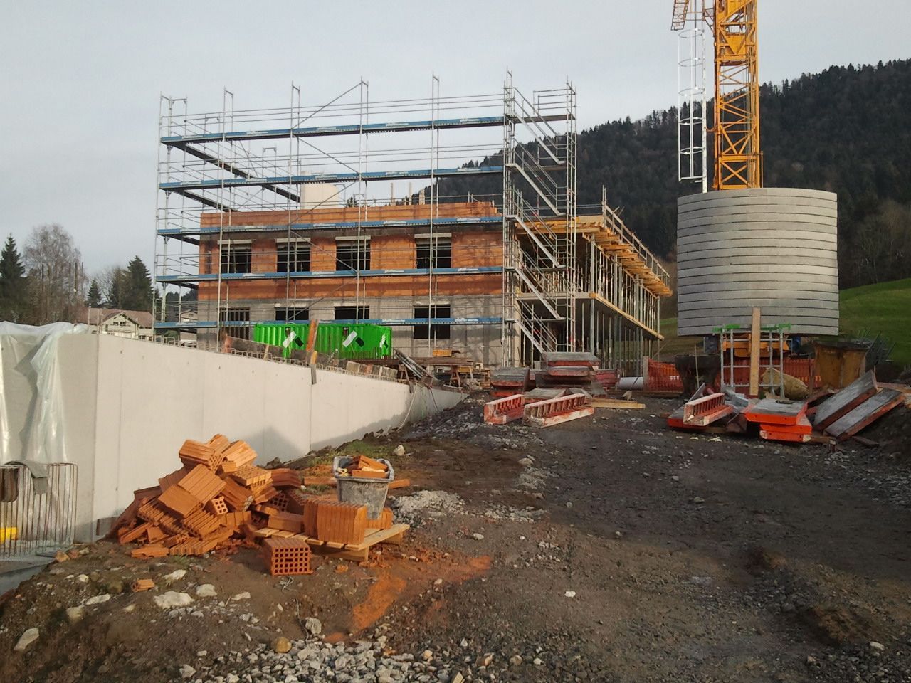 Rohbauarbeiten sind voll im Gange Rohbauarbeiten sind voll im Gange