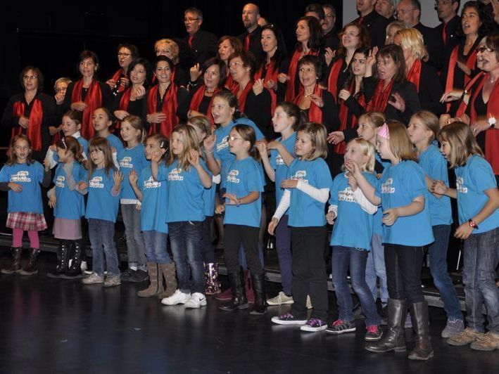 Die Singgemeinschaft Hard mit dem Kinderchor "Ohrwürmle" Die Singgemeinschaft Hard mit dem Kinderchor "Ohrwürmle"