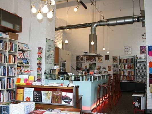 Kochbücher kaufen, essen und vieles mehr kann man bei Babette's in der Schleifmühlgasse Kochbücher kaufen, essen und vieles mehr kann man bei Babette's in der Schleifmühlgasse