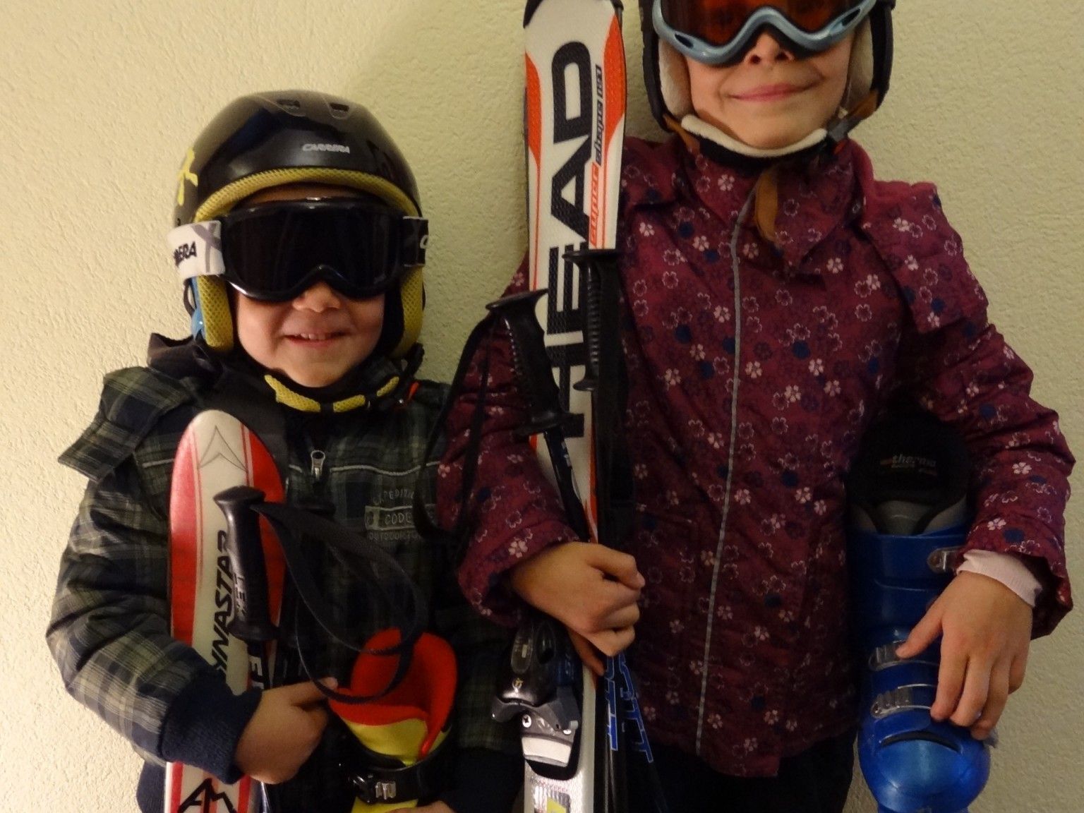 Wintersportausrüstung für  Klein und Groß werden in der Volksschule Kirchdorf angeboten. Wintersportausrüstung für  Klein und Groß werden in der Volksschule Kirchdorf angeboten.