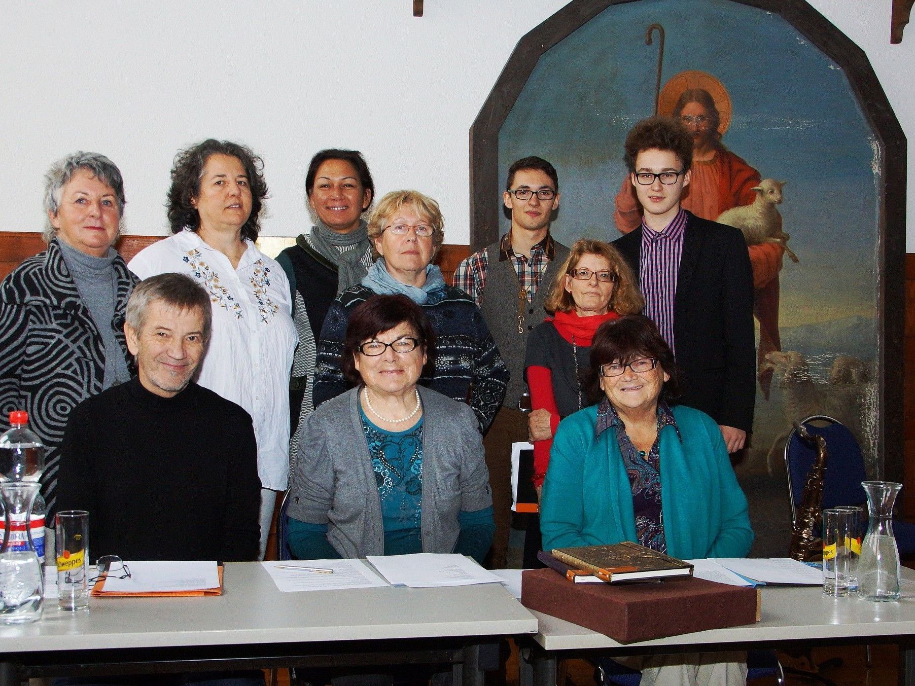 Der Literaturkreis „Klopfzeichen“ traf sich zu einer Lesung hinter den Gefängnismauern. Der Literaturkreis „Klopfzeichen“ traf sich zu einer Lesung hinter den Gefängnismauern.