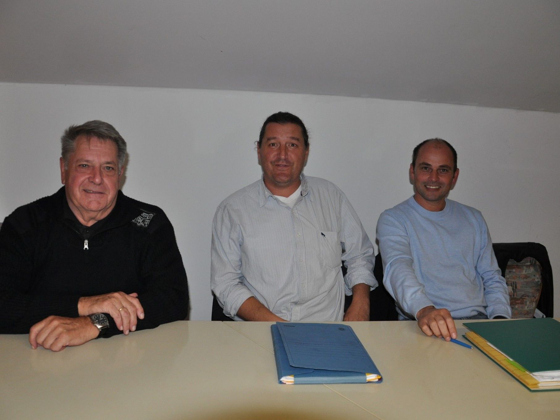 Vizeobmann Siegmar Schneider, Obmann Walter Niederer und Kassier Manfred Melcher. Vizeobmann Siegmar Schneider, Obmann Walter Niederer und Kassier Manfred Melcher.