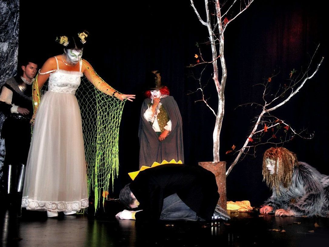 Am Freitag um 20 Uhr feiert das treff.theater auf der Kulturbühne Schruns "Drachendurst"-Premiere. Am Freitag um 20 Uhr feiert das treff.theater auf der Kulturbühne Schruns "Drachendurst"-Premiere.