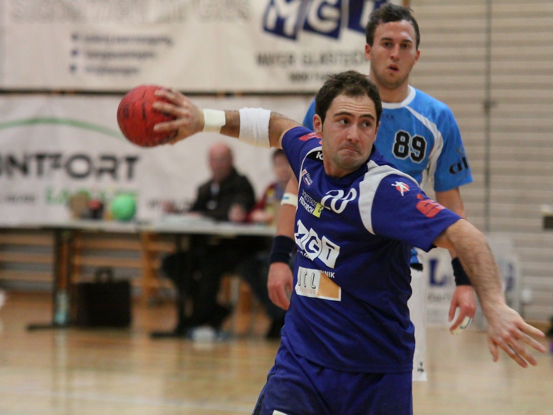 Philipp Franz war mit neun Treffern der beste Torschütze für die Feldkircher Handballer. Philipp Franz war mit neun Treffern der beste Torschütze für die Feldkircher Handballer.