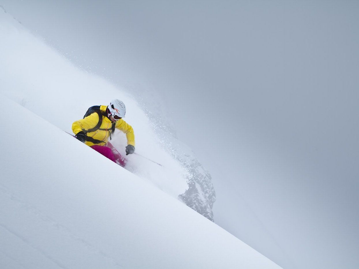 Freeride-Frauen aufgepasst! Nutzen Sie die Chance mit Freeriderin Lorraine Huber die schönsten Hänge in Lech Zürs am Arlberg zu fahren Freeride-Frauen aufgepasst! Nutzen Sie die Chance mit Freeriderin Lorraine Huber die schönsten Hänge in Lech Zürs am Arlberg zu fahren