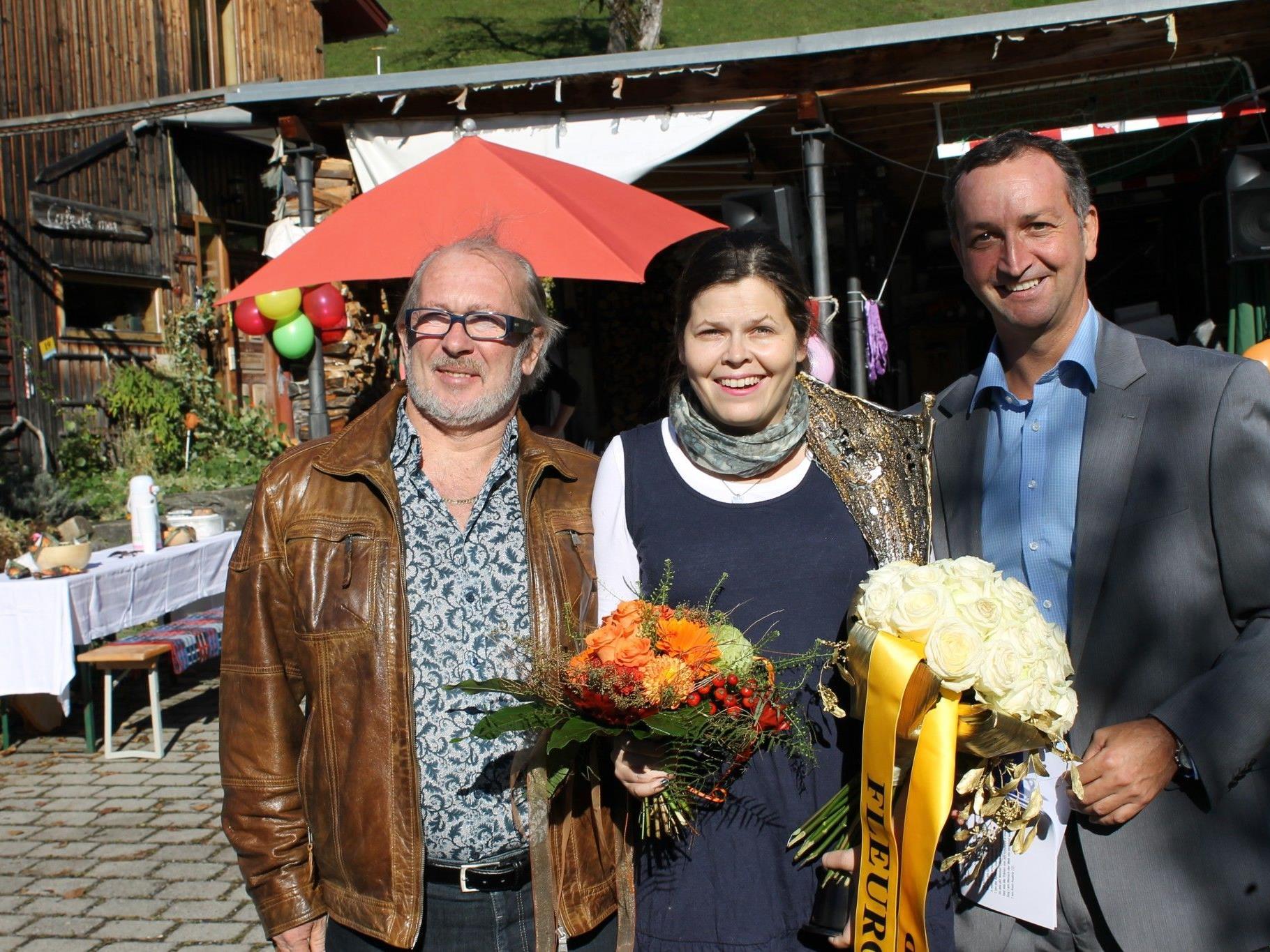 Bürgermeister Dieter Lauermann und Vize Hartwig Töpfer gratulierten der Sportlerin