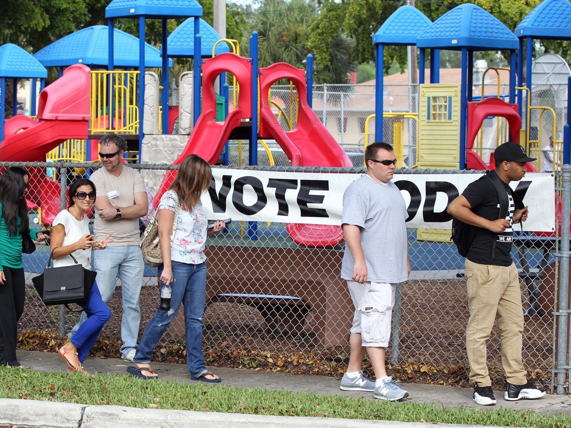 Präsident Obama nach offiziellen Angaben knapp in Führung. Präsident Obama nach offiziellen Angaben knapp in Führung.