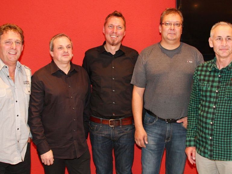 Der neugewählte fünfköpfige Vorstand von FC RW Rankweil für die nächsten zwei Jahre. Der neugewählte fünfköpfige Vorstand von FC RW Rankweil für die nächsten zwei Jahre.