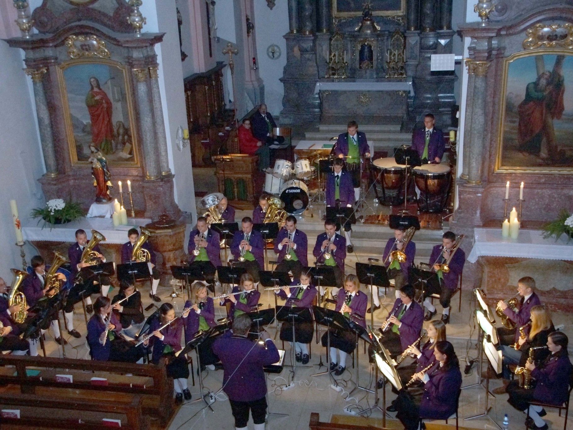 Der Musikverein Thüringen zauberte Adventstimmung in die Herzen der Zuhörer. Der Musikverein Thüringen zauberte Adventstimmung in die Herzen der Zuhörer.