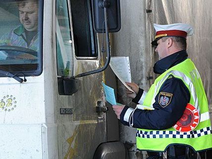 Eine schwerpunktmäßige Lkw-Kontrolle auf der A21 brachte Positives zutage