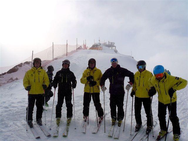 Maximilian, Andreas, Günther, Alexander, Matthias und Markus sind fit für die neue Skisaison!