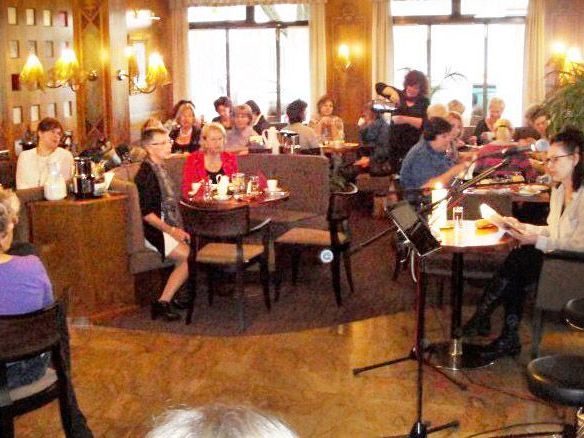 Gut besuchtes Literaturfrühstück der Frauenbewegung Höchst mit Monika Helfer. Gut besuchtes Literaturfrühstück der Frauenbewegung Höchst mit Monika Helfer.