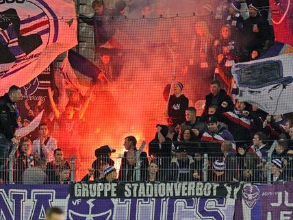 Die Wiener Austria gewann am Samstagabend 3:0 gegen Wacker Innsbruck. Die Wiener Austria gewann am Samstagabend 3:0 gegen Wacker Innsbruck.