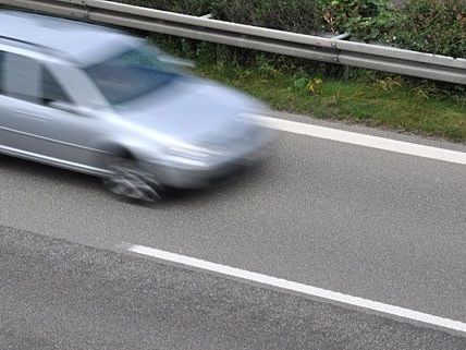 In Gänserndorf verunfallte ein 45-jähriger Mann mit seinem Sohn. In Gänserndorf verunfallte ein 45-jähriger Mann mit seinem Sohn.