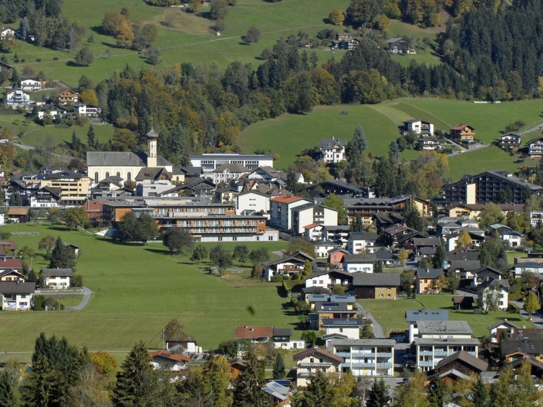 Blick von Tschagguns nach Schruns, am 21. Oktober 2011. Blick von Tschagguns nach Schruns, am 21. Oktober 2011.