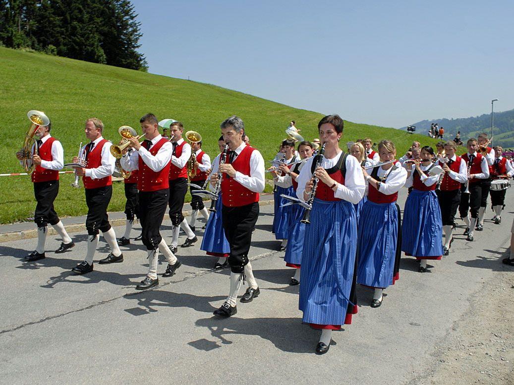 Trachtenkapelle Gantschier beim Bregenzerwälder Bezirksmusikfest 2012 in Krumbach