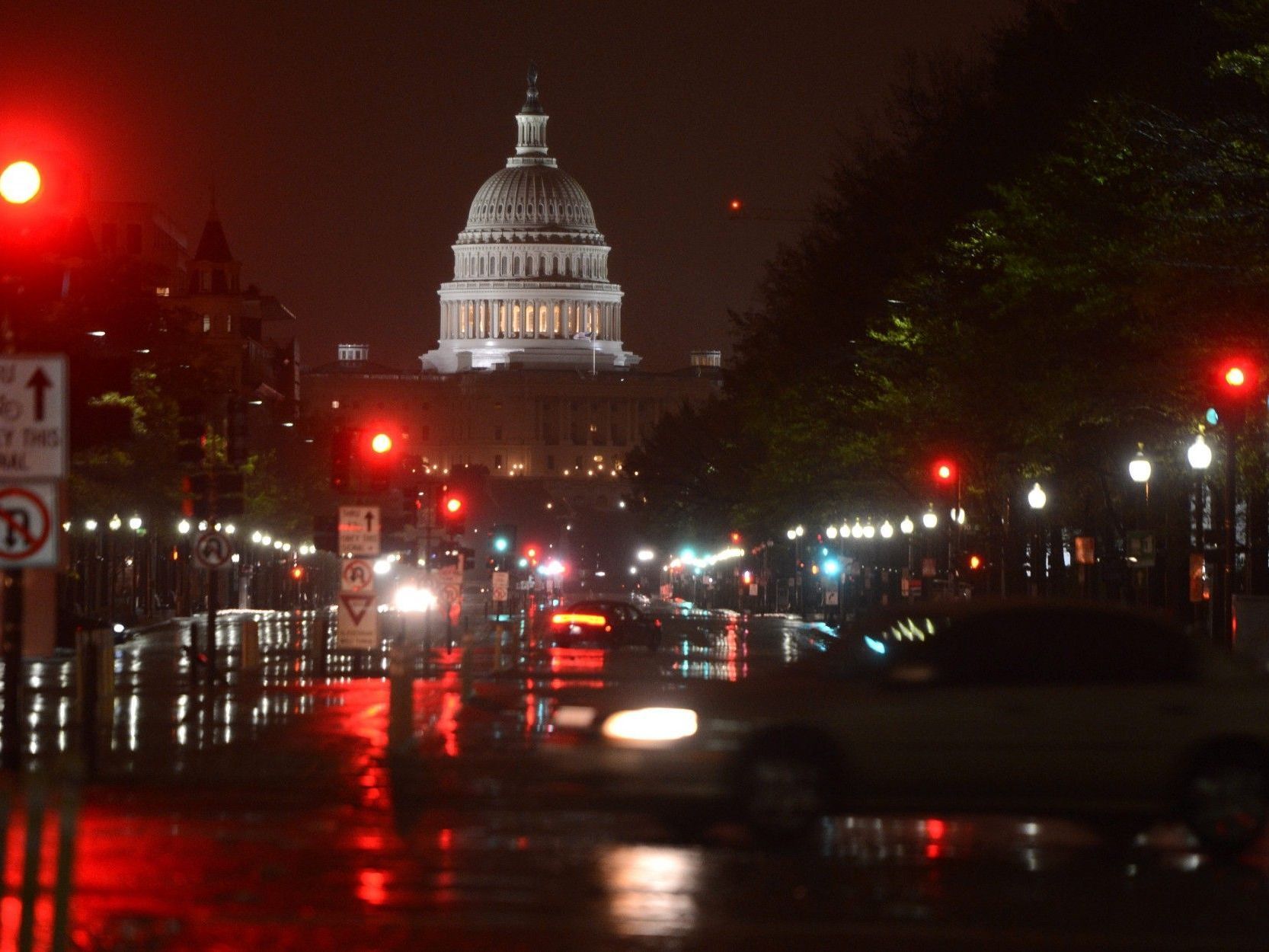 Alle Umfragen deuten darauf hin, dass auch der nächste Präsident mit einem "geteilten Kongress" arbeiten muss. Alle Umfragen deuten darauf hin, dass auch der nächste Präsident mit einem "geteilten Kongress" arbeiten muss.