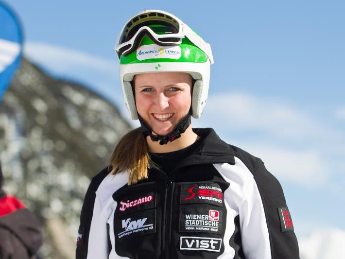 Nina Ortlieb wurde Dritte und Vierte bei FIS-Super-G in Frankreich.