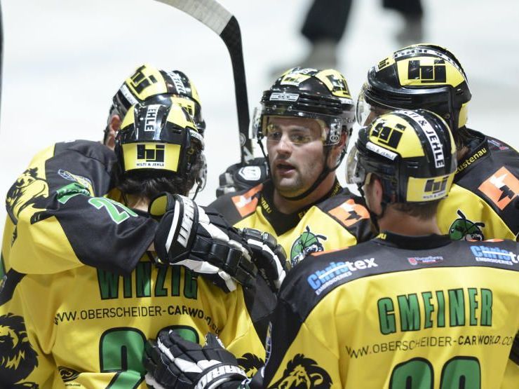 EHC Lustenau mit neuen Spieler und Trainern nach Zell am See. EHC Lustenau mit neuen Spieler und Trainern nach Zell am See.
