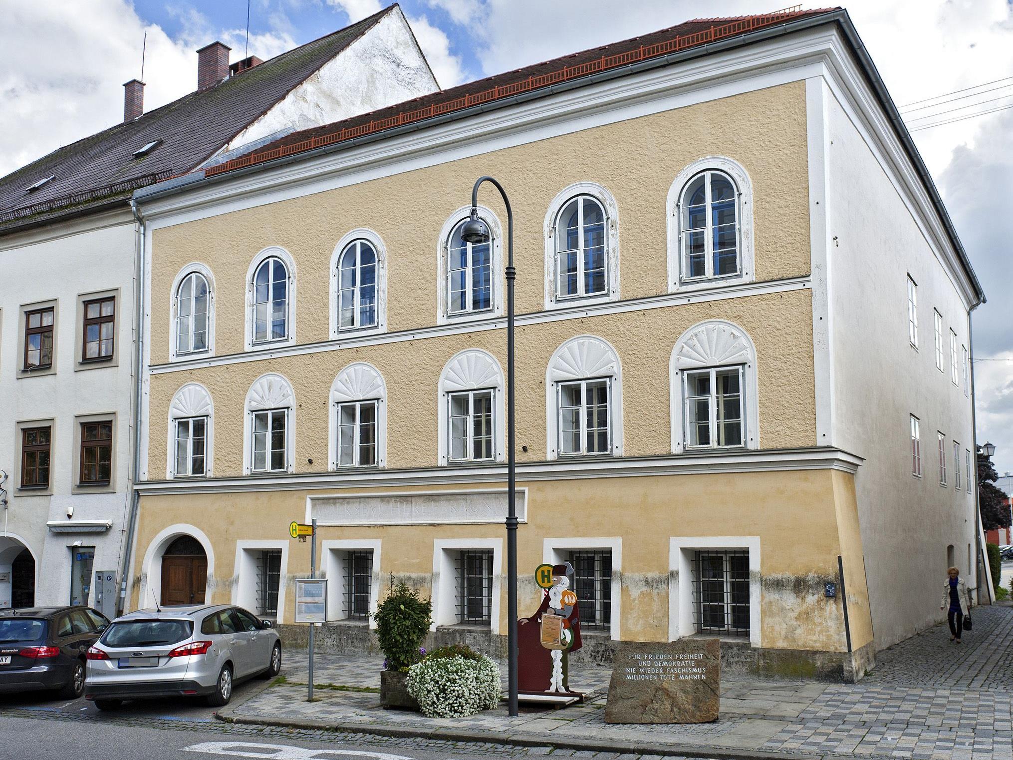 Das Geburtshaus Adolf Hitlers in Braunau. Wenn es um Klinzewitsch geht, soll es dem Erdboden gleichgemacht werden.