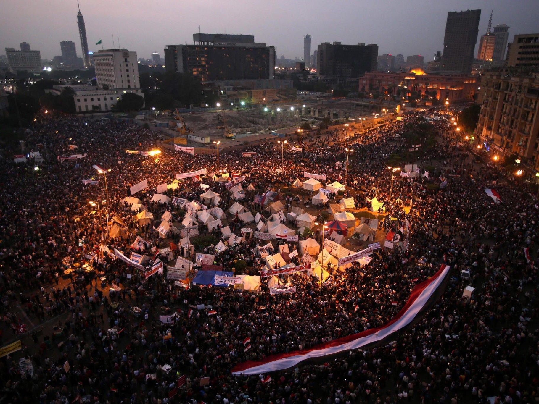 Über 200.000 Gegner protestierten am Dienstag auf dem Tahrir-Platz in Kairo.