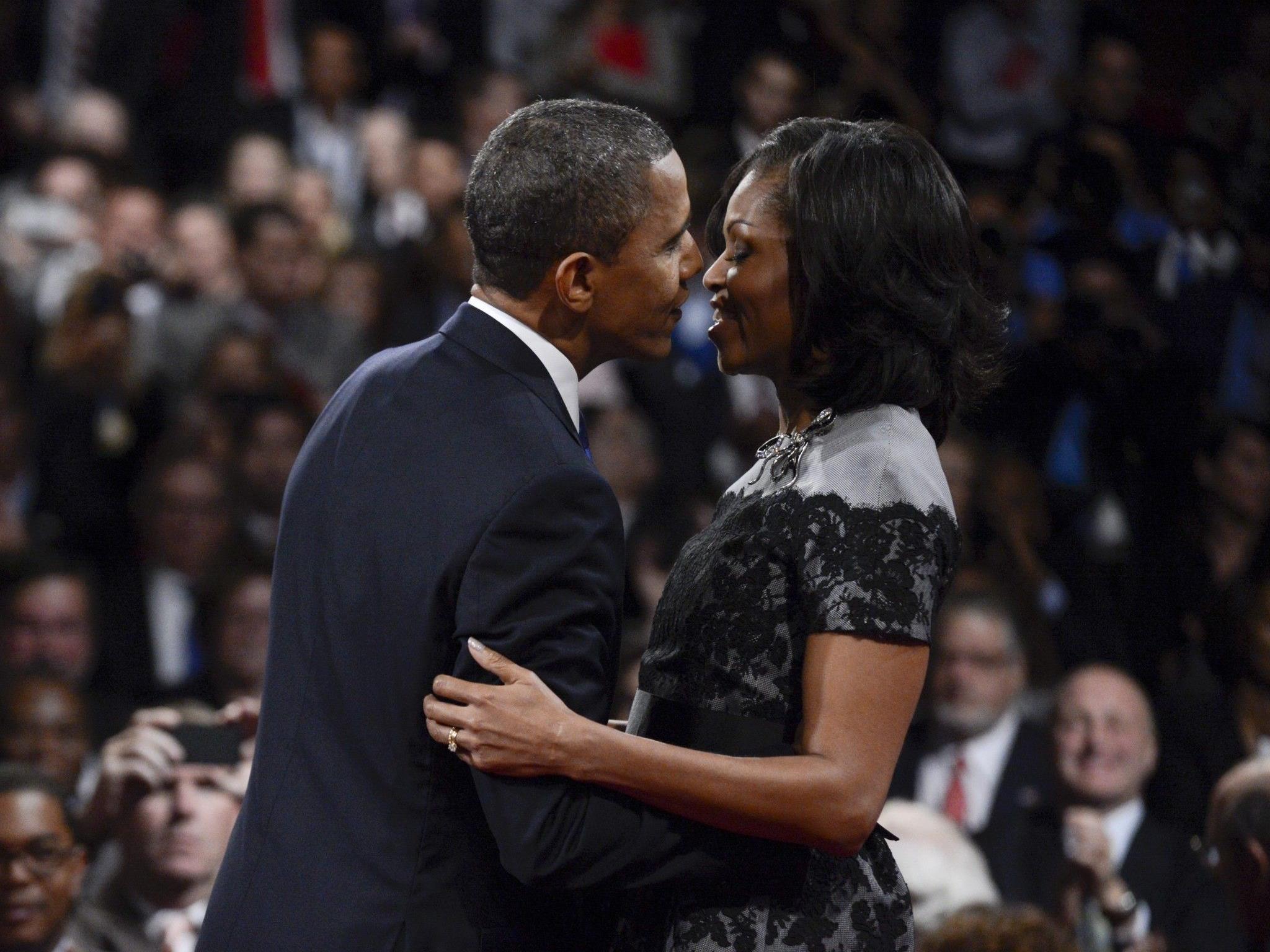 Die gegenwärtige First Lady, Michelle Obama, reist als Wählkämpferin ihres Mannes durchs Land.