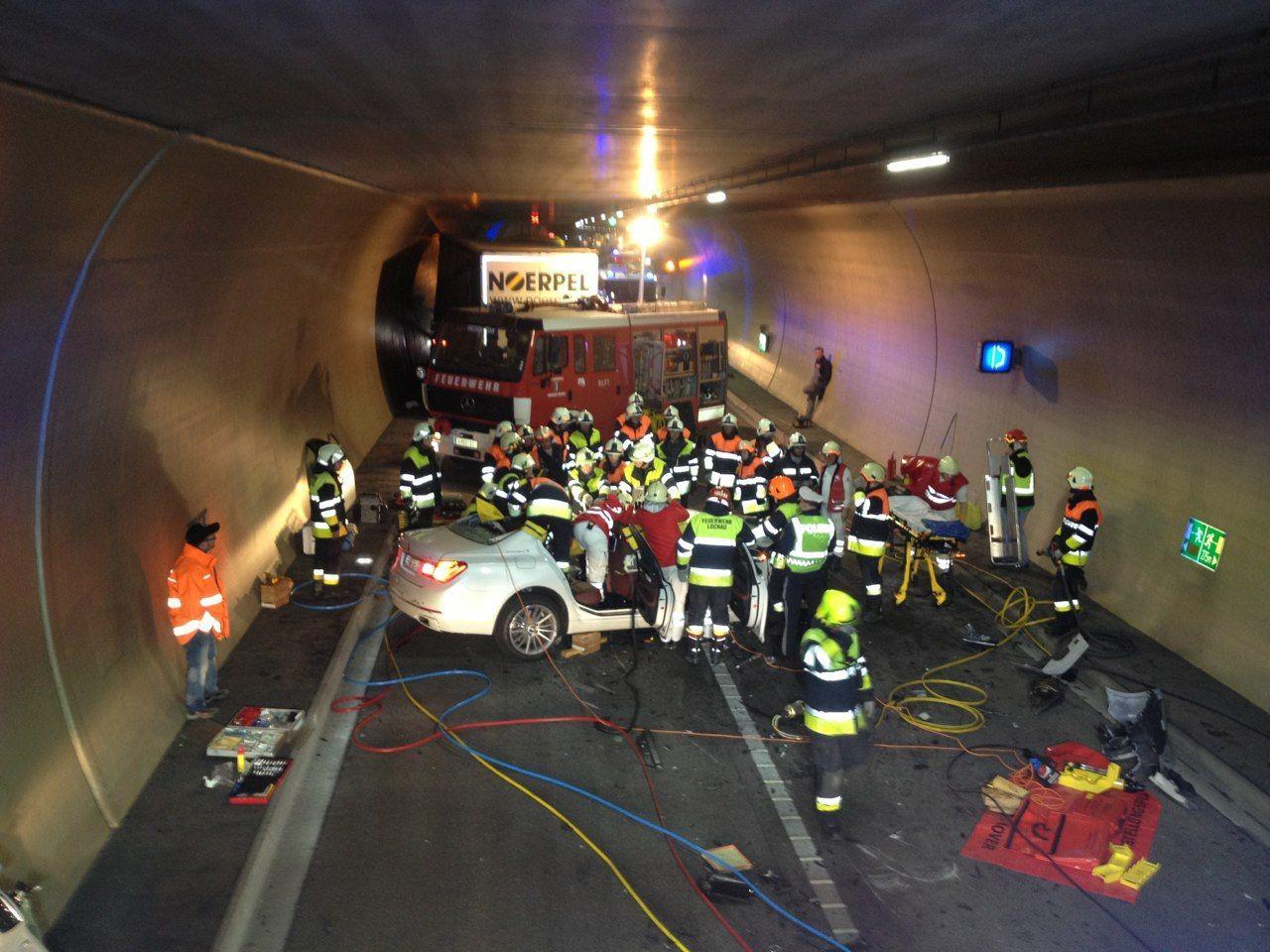 Der Pfändertunnel musste nach dem schweren Unfall gesperrt werden.
