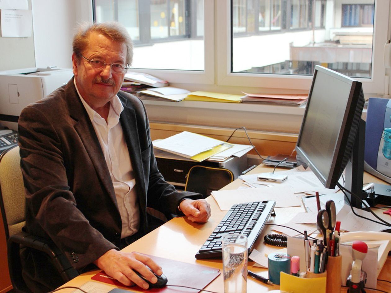 Direktor Ferdinand Orschulik managt das Konzept der neuen Mittelschule in Hittisau. Direktor Ferdinand Orschulik managt das Konzept der neuen Mittelschule in Hittisau.