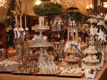 Der temporäre Weihnachtsladen am Spittelberg hat zahlreiche Stammkunden. Der temporäre Weihnachtsladen am Spittelberg hat zahlreiche Stammkunden.