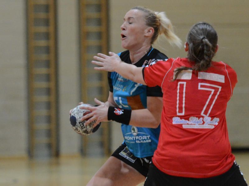 Feldkirchs Handballdamen feierten einen wichtigen Heimsieg. Feldkirchs Handballdamen feierten einen wichtigen Heimsieg.