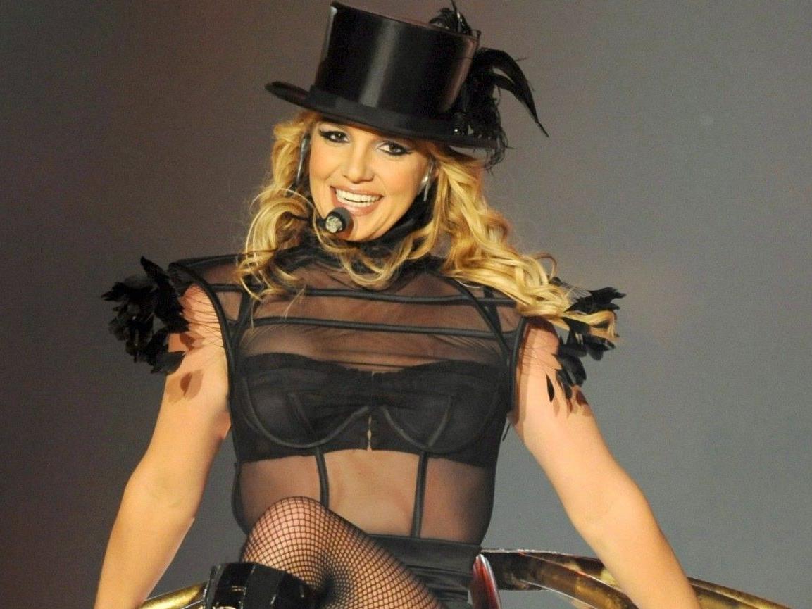Britney Spears soll eine Affäre mit Christopher Federline, dem Bruder ihres Ex-Mannes, gehabt haben sollen. Britney Spears soll eine Affäre mit Christopher Federline, dem Bruder ihres Ex-Mannes, gehabt haben sollen.