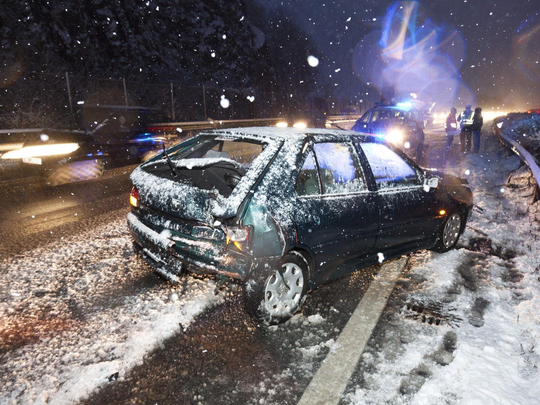 Unfall bei Götzis: Drei Personen wurden leicht verletzt.
