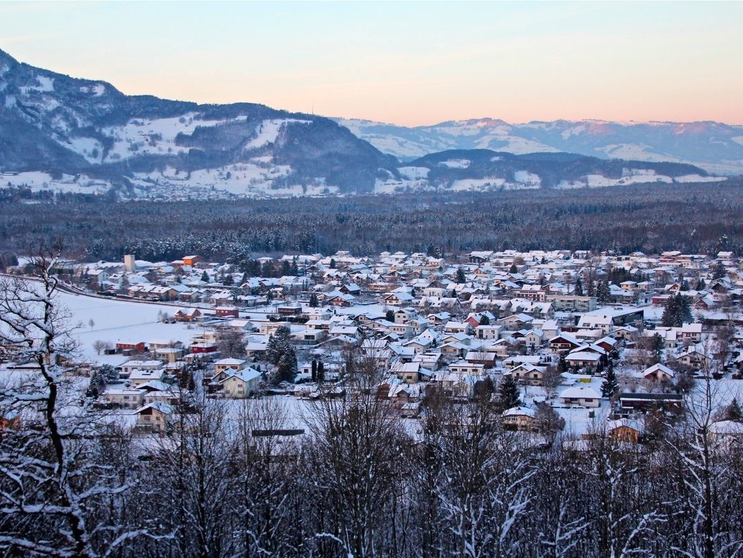 Ein Blick von Fresch auf Nofels zeigt die westlichste Gemeinde Österreich im Winterkleid Ein Blick von Fresch auf Nofels zeigt die westlichste Gemeinde Österreich im Winterkleid