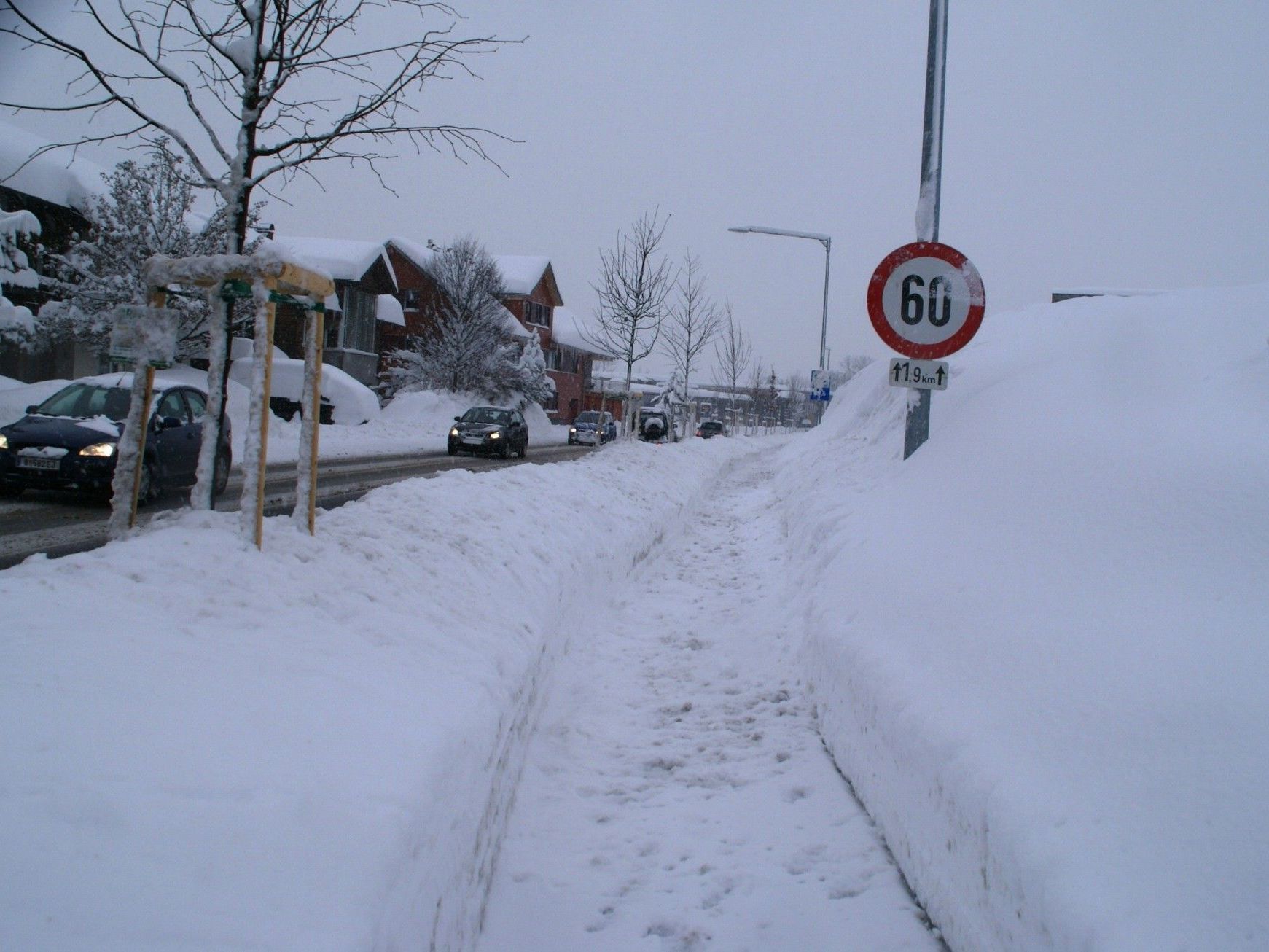 Gut geräumt präsentiert sich der neue Geh-und Radweg in Alberschwende Gut geräumt präsentiert sich der neue Geh-und Radweg in Alberschwende