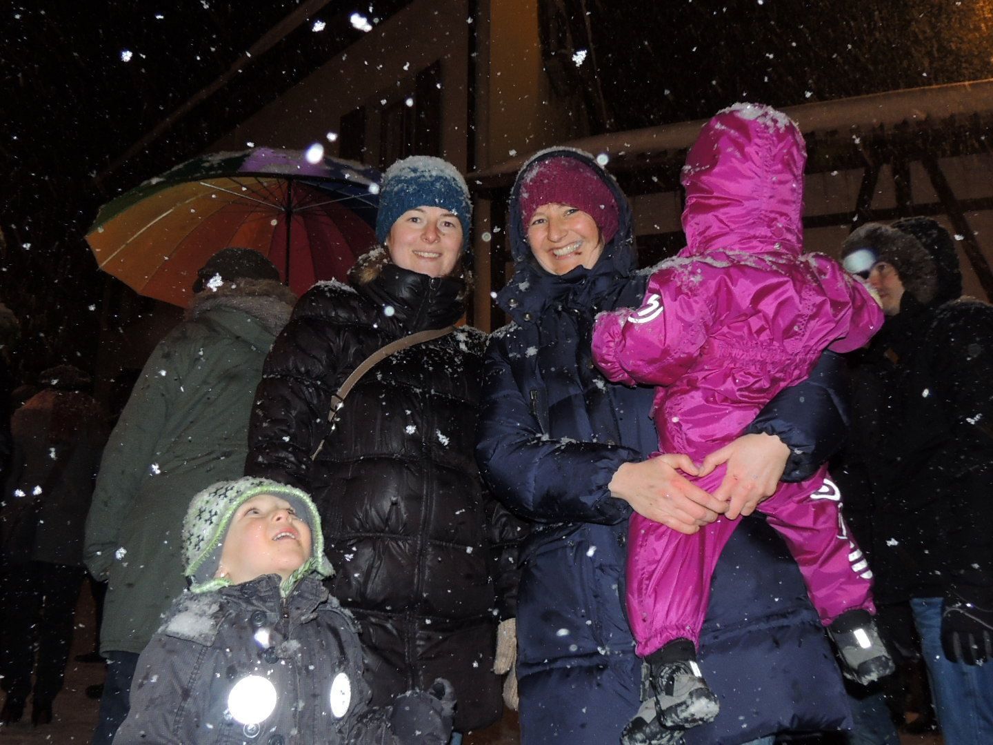 Fest eingemummt macht auch das größte Schneetreiben Spaß Fest eingemummt macht auch das größte Schneetreiben Spaß