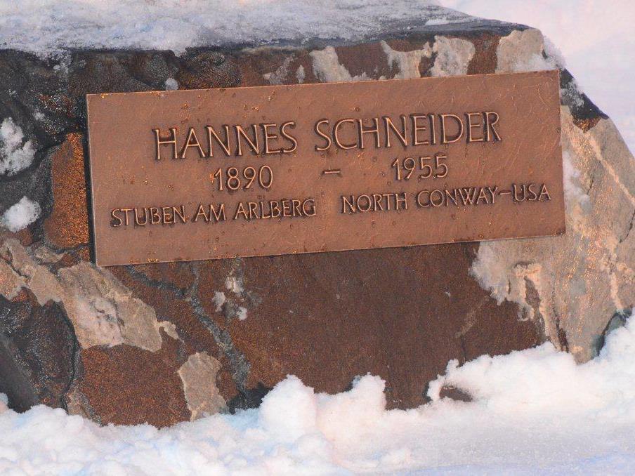 Enthüllung Statue Hannes Schneider