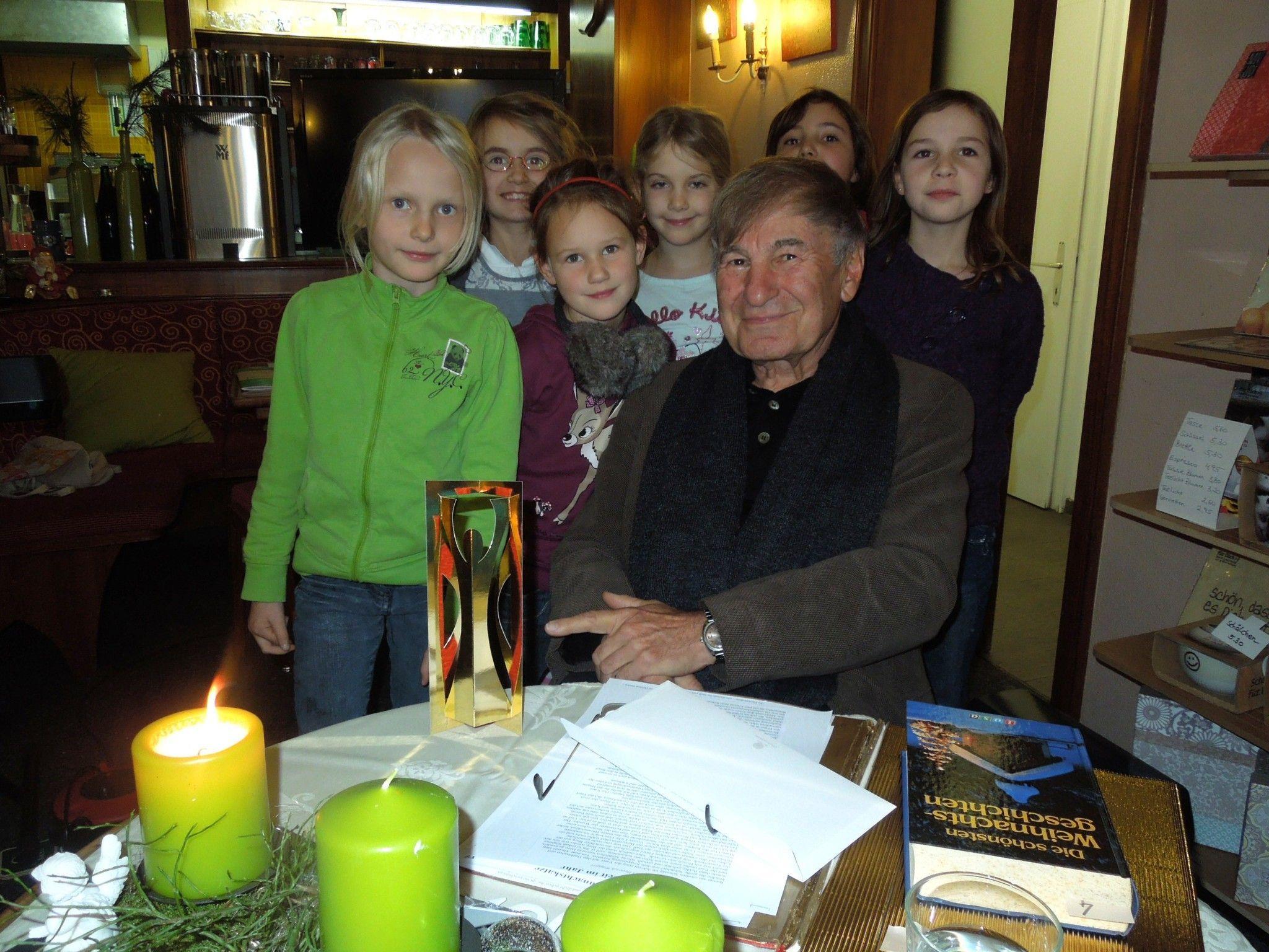 Die Kinder waren begeistert von der netten Erzählstunde mit Prof. Gerhard Winkler.
